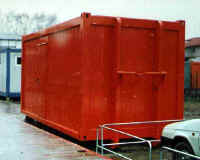 Buerocontainer_auf_Abrollsystem2.jpg (55679 Byte)